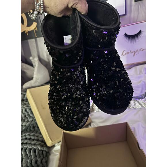 UGG Classic Mini black chunky Sequin boot in black mirror bling sz 9 iob - Picture 7 of 14